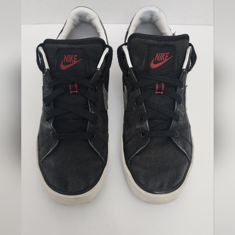 NIKE Blazer Low Sneakers Size/ 8.5